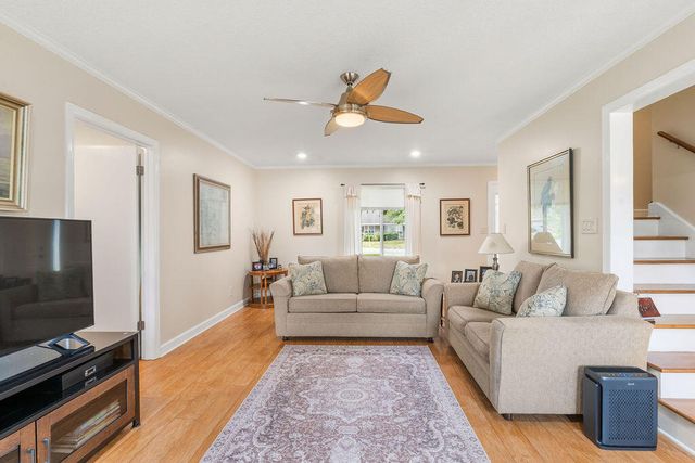 15 Winfield Way, Mary Esther, FL 32569
