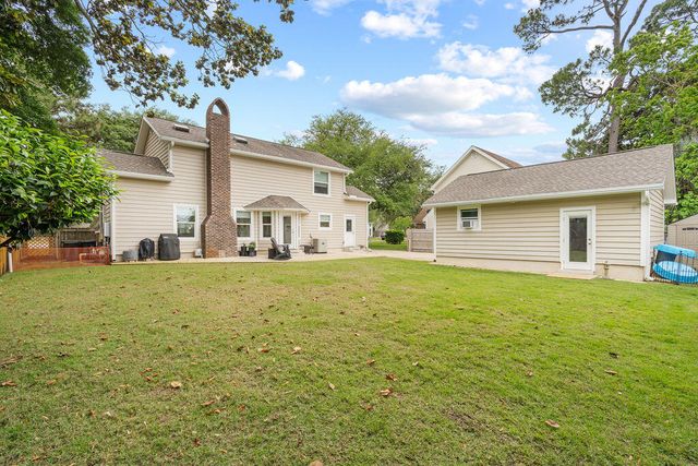 15 Winfield Way, Mary Esther, FL 32569
