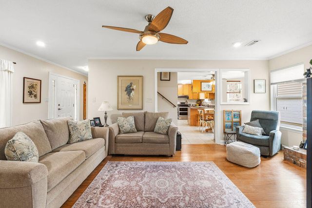 15 Winfield Way, Mary Esther, FL 32569
