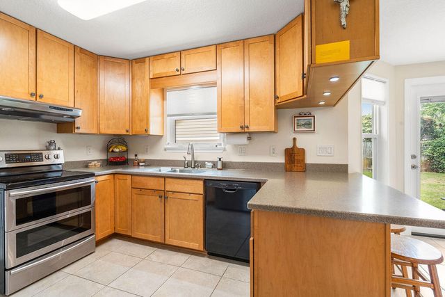 15 Winfield Way, Mary Esther, FL 32569
