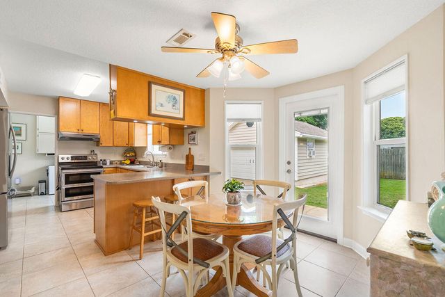 15 Winfield Way, Mary Esther, FL 32569