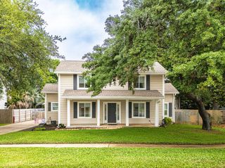 15 Winfield Way, Mary Esther, FL 32569