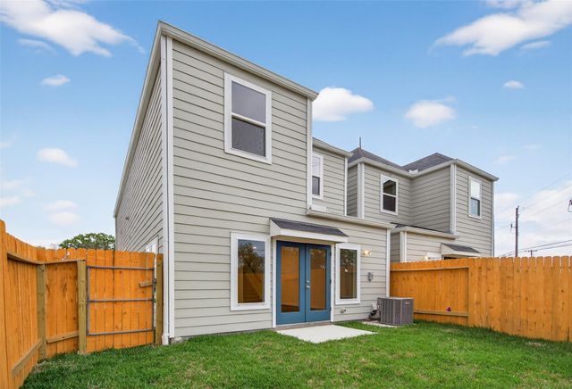 9113 Highland Northern Way, Houston, TX 77088