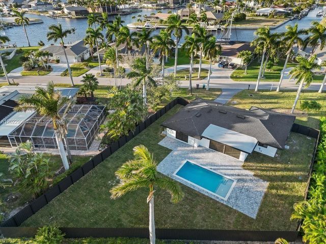 112 Bayshore Drive, Cape Coral, FL 33904