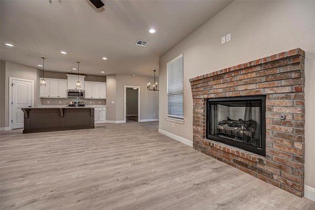 1912 Meadow Brook Road, Yukon, OK 73099