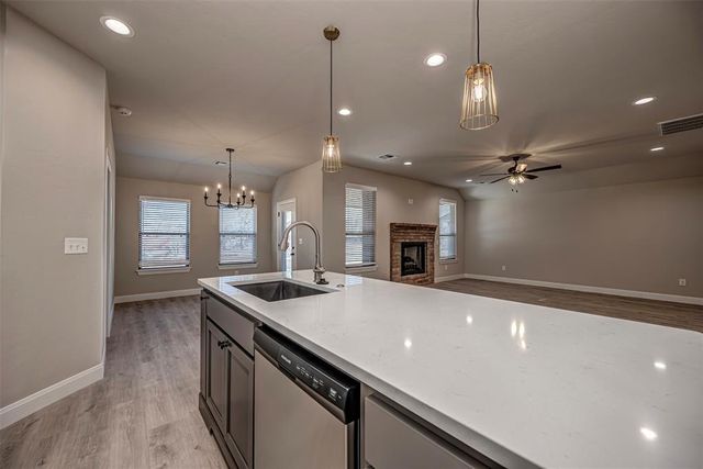 1912 Meadow Brook Road, Yukon, OK 73099