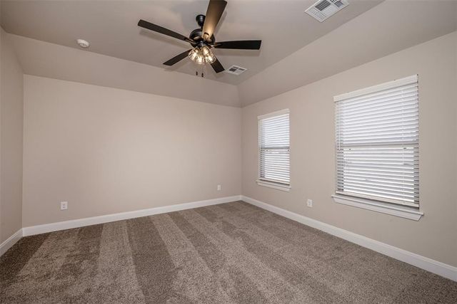 1912 Meadow Brook Road, Yukon, OK 73099