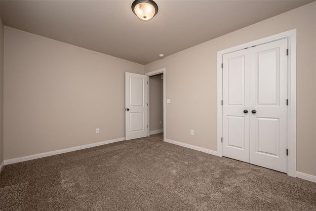 1912 Meadow Brook Road, Yukon, OK 73099