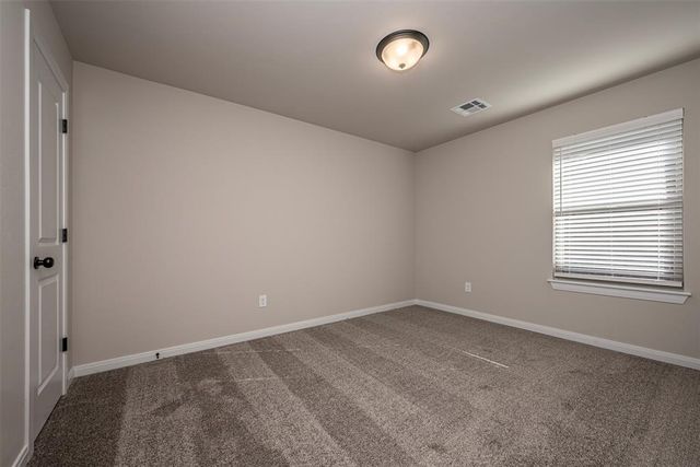 1912 Meadow Brook Road, Yukon, OK 73099