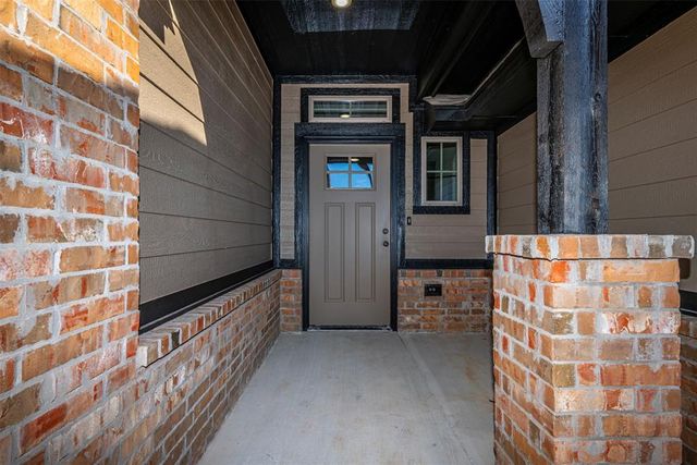 1912 Meadow Brook Road, Yukon, OK 73099