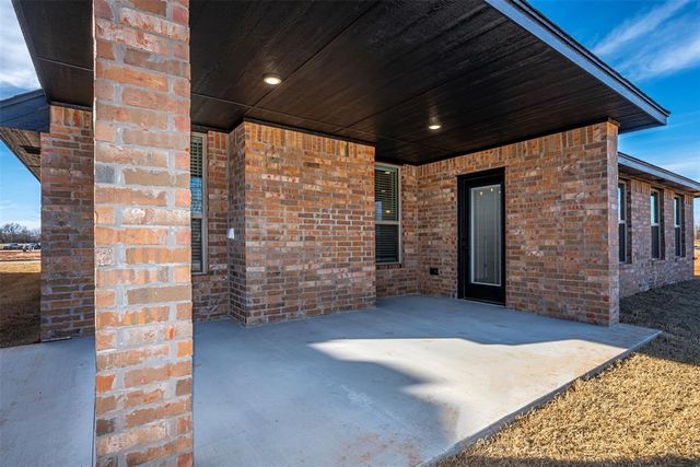 1912 Meadow Brook Road, Yukon, OK 73099