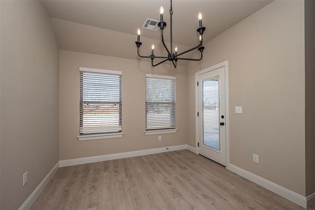 1912 Meadow Brook Road, Yukon, OK 73099