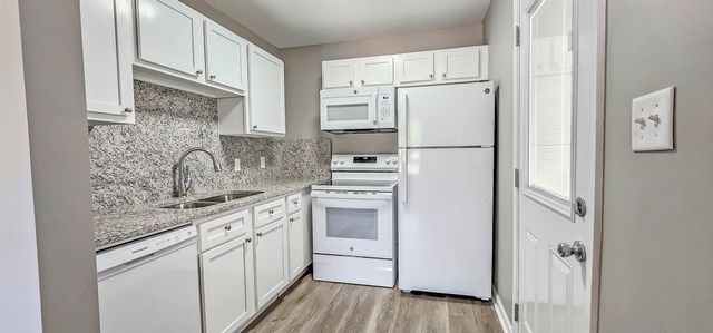 8051 BOURNE RD, Bartlett, TN 38002