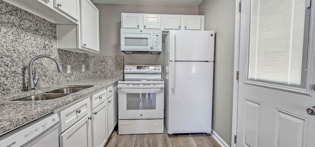 8051 BOURNE RD, Bartlett, TN 38002