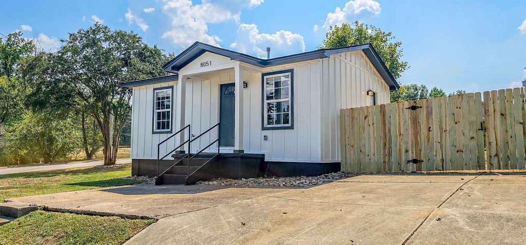 8051 BOURNE RD, Bartlett, TN 38002