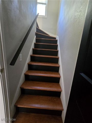 3282 Bears Den Road, Youngstown, OH 44511