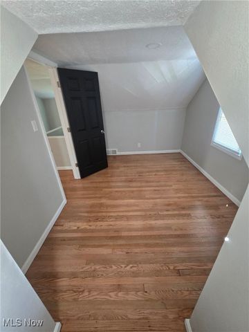 3282 Bears Den Road, Youngstown, OH 44511