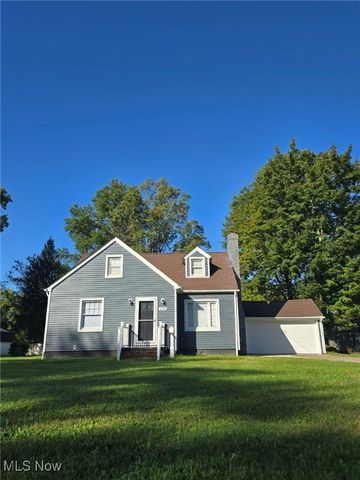 3282 Bears Den Road, Youngstown, OH 44511