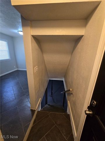 3282 Bears Den Road, Youngstown, OH 44511