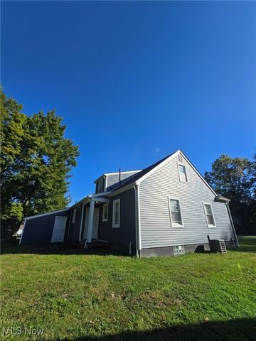 3282 Bears Den Road, Youngstown, OH 44511