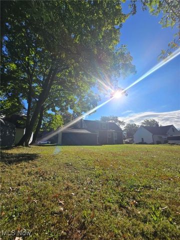 3282 Bears Den Road, Youngstown, OH 44511