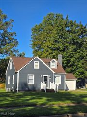 3282 Bears Den Road, Youngstown, OH 44511