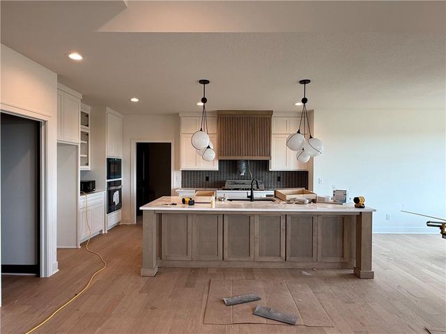 18505 Windsor Street, Overland Park, KS 66085