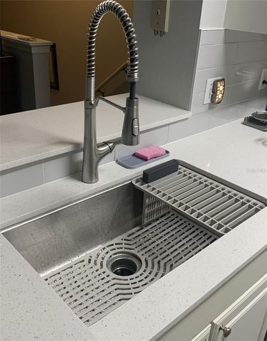 316 SOUTHERN PECAN CIRCLE 205, Winter Garden, FL 34787