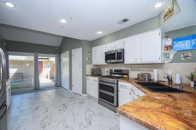 6617 Tournament Drive, Houston, TX 77069