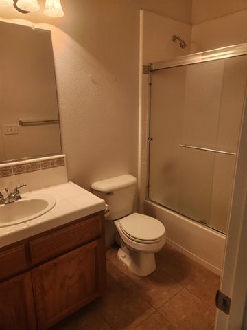 2684 Armstrong Avenue, Clovis, CA 93611