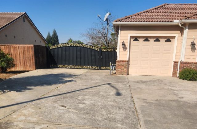 2684 Armstrong Avenue, Clovis, CA 93611