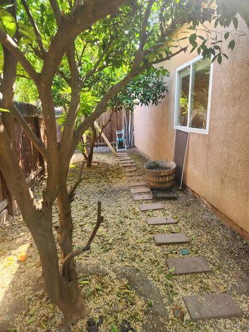 2684 Armstrong Avenue, Clovis, CA 93611