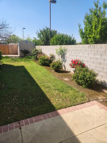 2684 Armstrong Avenue, Clovis, CA 93611