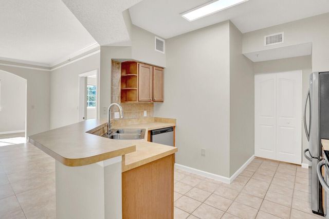 9901 Baywinds Drive 3305, West Palm Beach, FL 33411