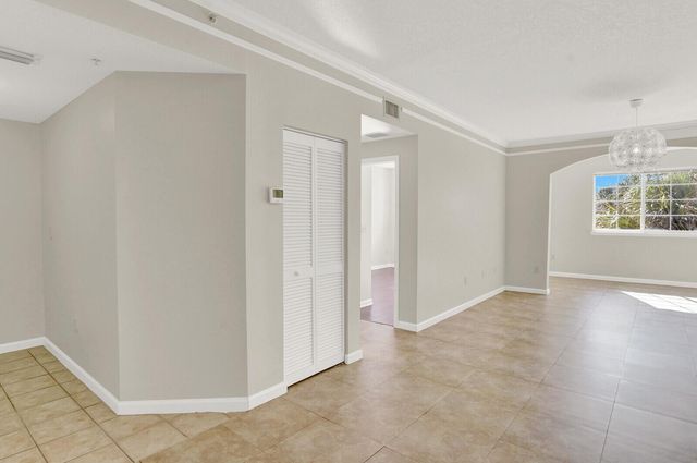 9901 Baywinds Drive 3305, West Palm Beach, FL 33411