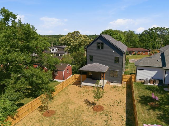 1805B River Dr, Nashville, TN 37218