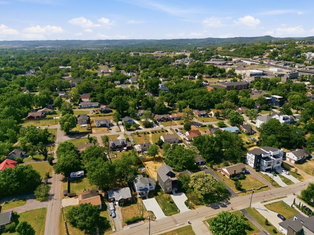 1805B River Dr, Nashville, TN 37218