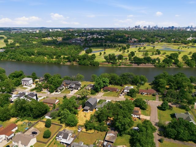 1805B River Dr, Nashville, TN 37218