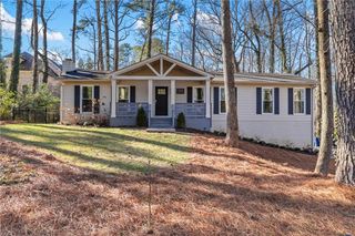 208 Shadowlawn SE Road, Marietta, GA 30067