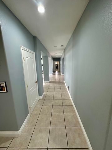 42500 20th Street West, Lancaster, CA 93534