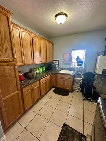 42500 20th Street West, Lancaster, CA 93534