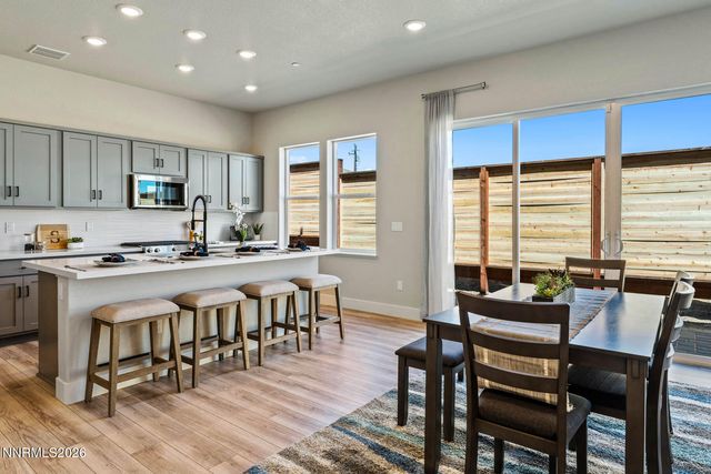 182 Silver Peak Lp, Carson City, NV 89701