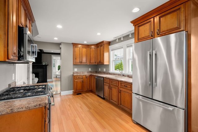 228 Atlantic St, Quincy, MA 02171