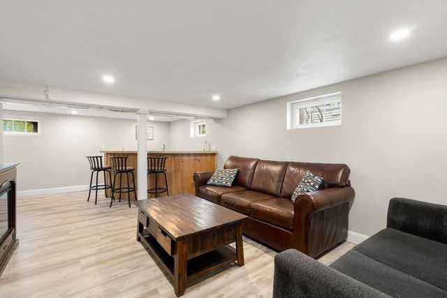 228 Atlantic St, Quincy, MA 02171