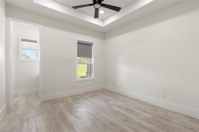 8798 Grand Lake Estates Drive, Montgomery, TX 77316