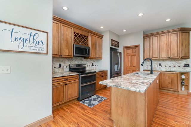 1753 E Cove Circle, Lawrenceburg, IN 47025