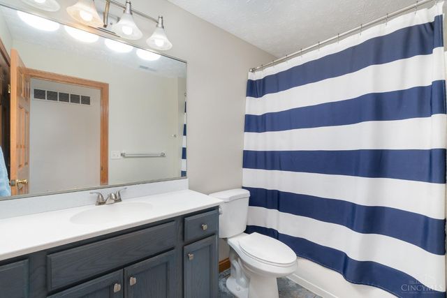 1753 E Cove Circle, Lawrenceburg, IN 47025