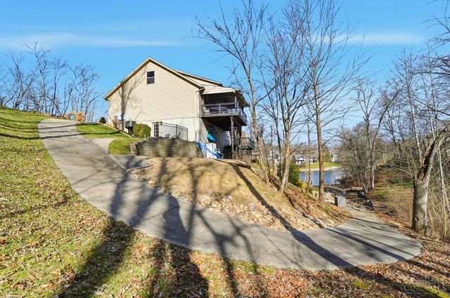 1753 E Cove Circle, Lawrenceburg, IN 47025