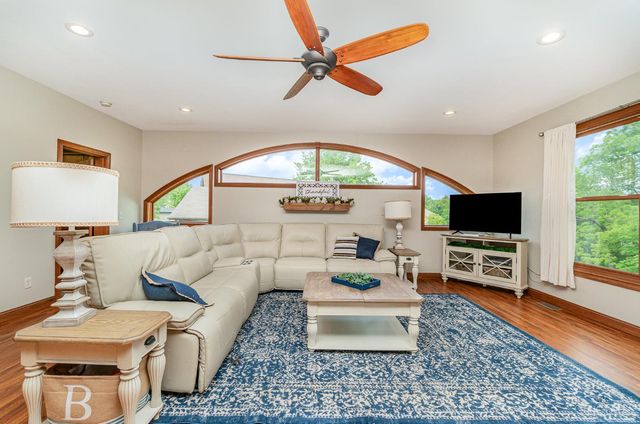 1753 E Cove Circle, Lawrenceburg, IN 47025