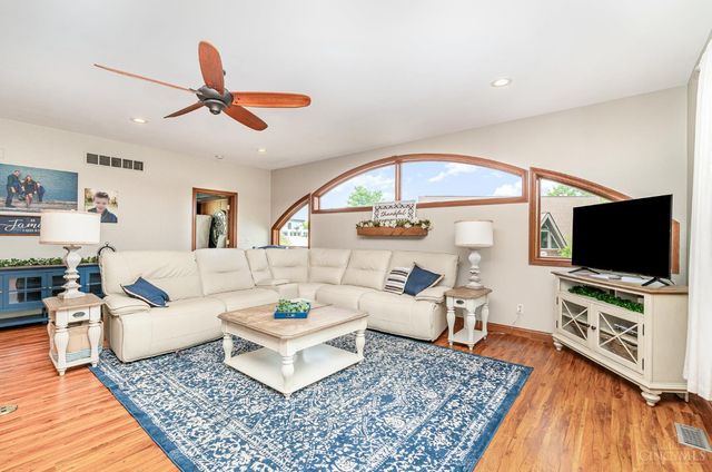 1753 E Cove Circle, Lawrenceburg, IN 47025